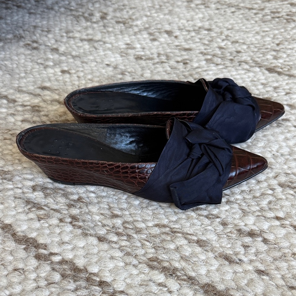 Trademark Tory Burch Adrian Tie Slide Row inspired. Size 7.5 - Picture 3 of 7